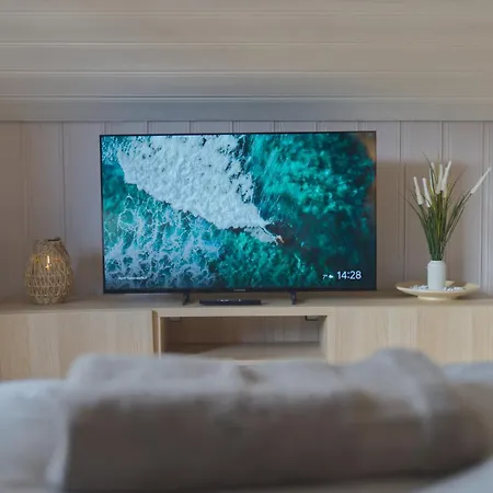 Cozy Nordic Attic With Smart Tv & Modern Bathroom דראמן